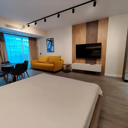 White Titanic Studio310 Năvodari