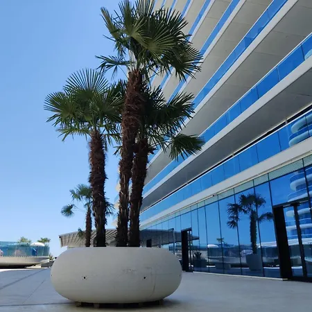 White Titanic Studio310 Năvodari