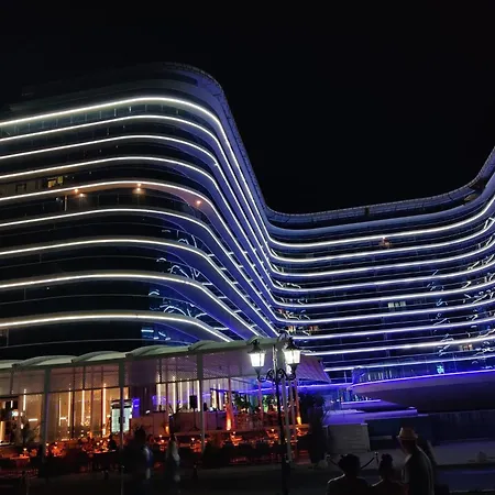 White Titanic Studio310 * Năvodari