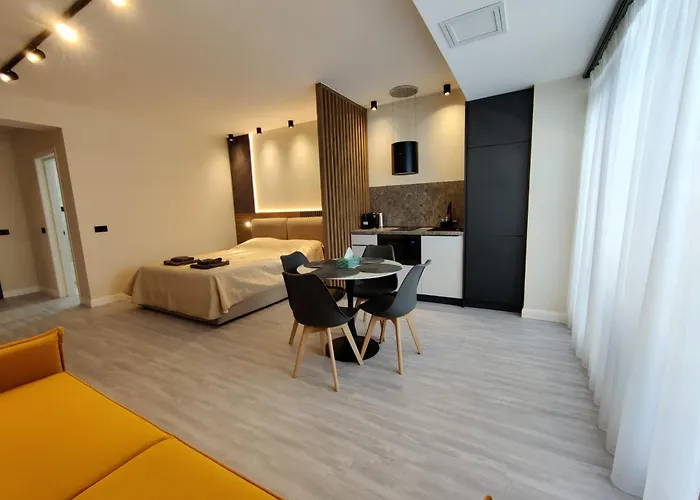 White Titanic Studio310