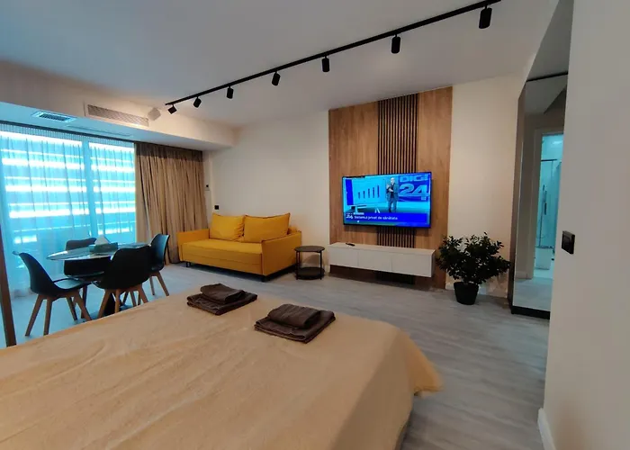 Apartment White Titanic Studio310