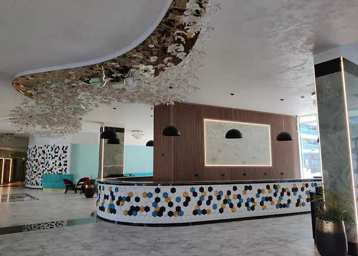 Apartment White Titanic Studio310 *