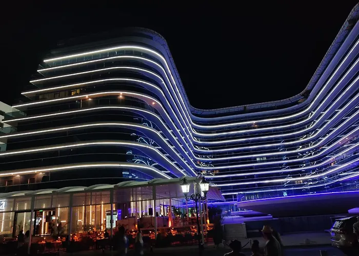 White Titanic Studio310 * Năvodari